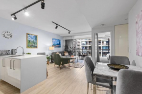 South Bank Living! ~ 1Bed, 1Bath, 1Car, Balcony
